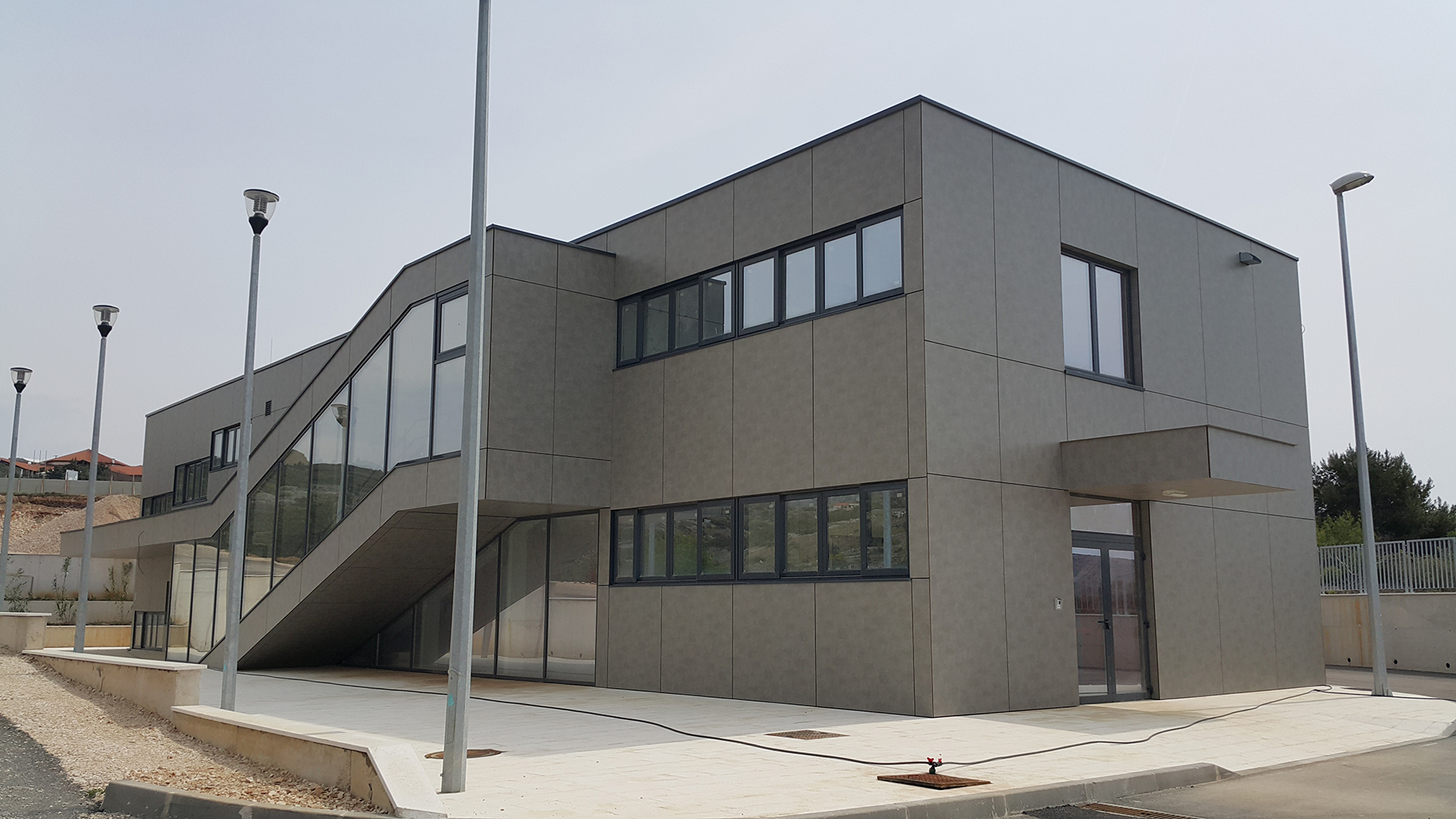 003 - Dom zdravlja u Primostenu