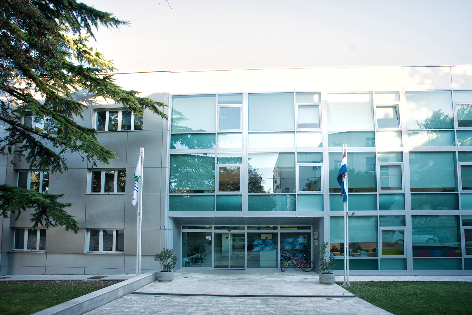 003 - Poslovna zgrada Hrvatskih voda u Splitu