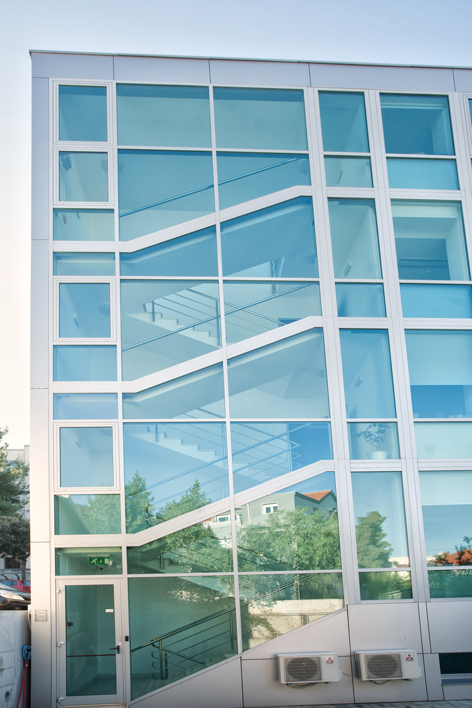 006 - Poslovna zgrada Hrvatskih voda u Splitu